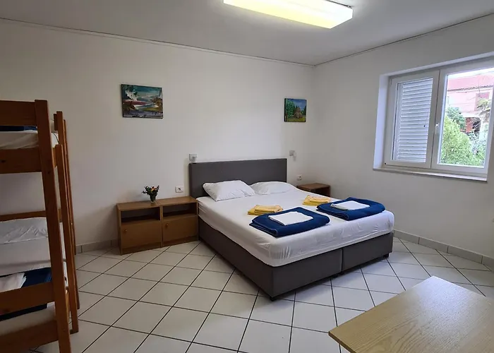 Letovisce Primarija Kurta Kanclerja 호스텔